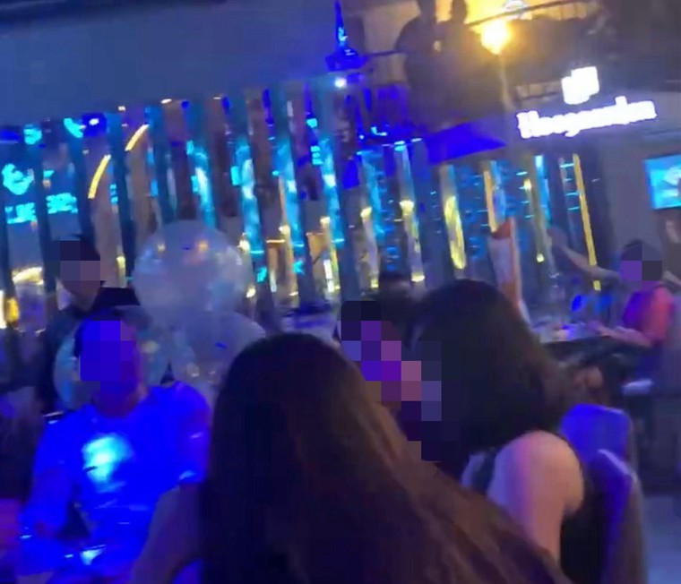 Bị đề xuất là tiền chất ma tuý, bóng cười vẫn được bán tràn lan ở phường Láng Hạ ảnh 3