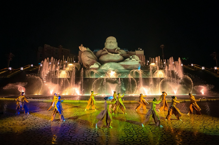 Các chuyên gia nói gì về tượng Di Lặc lớn hàng đầu thế giới trên núi Bà Đen? ảnh 4