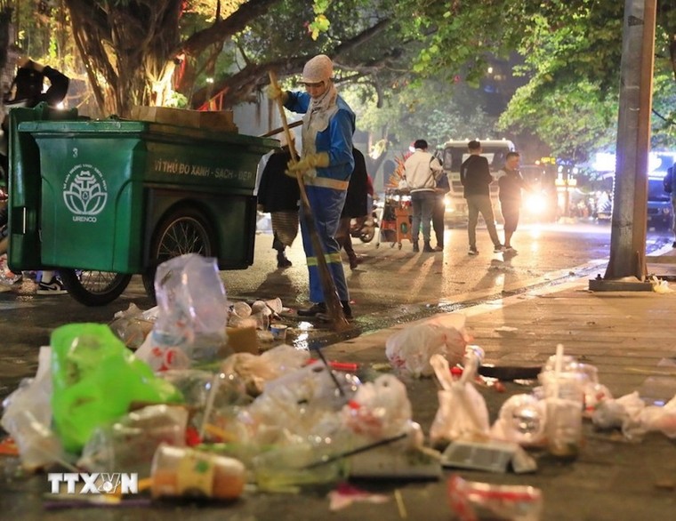 Hà Nội: Nhức nhối vi phạm trong hoạt động thu gom, vận chuyển rác thải ảnh 1