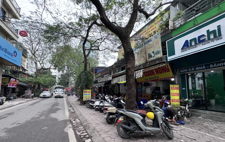 Quận Đống Đa: Nhức nhối vi phạm về trật tự đô thị tại phường Láng Hạ ảnh 4