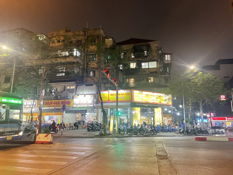 Quận Đống Đa: Nhức nhối vi phạm về trật tự đô thị tại phường Láng Hạ ảnh 3