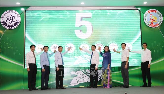 Tìm giải pháp ứng phó linh hoạt với hạn mặn, sạt lở ở vùng Đồng bằng sông Cửu Long ảnh 2