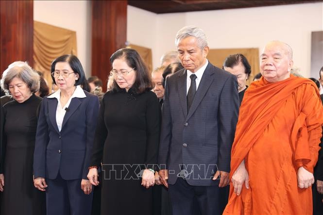 Người dân cả nước bày tỏ niềm tiếc thương “Người học trò xuất sắc của Bác Hồ” ảnh 5