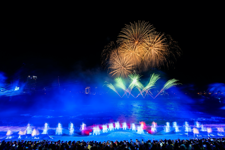 Show diễn với mức đầu tư hàng tỷ đồng mỗi đêm tại Đà Nẵng vừa bổ sung loạt hiệu ứng pháo hoa mới đẹp xuất sắc ảnh 10