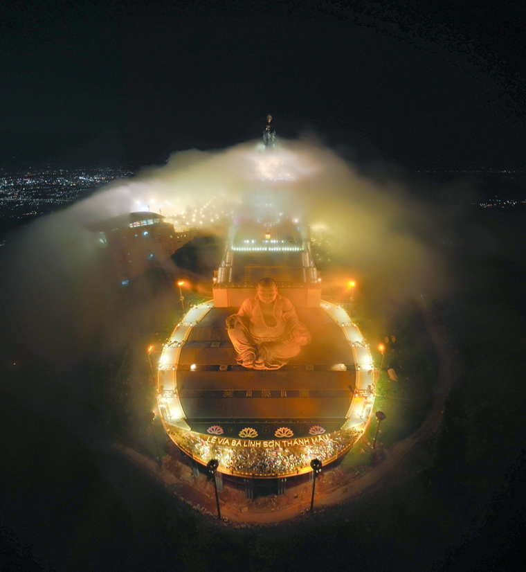 Ngắm núi mây đẹp siêu thực tại “nóc nhà Nam bộ” ảnh 11