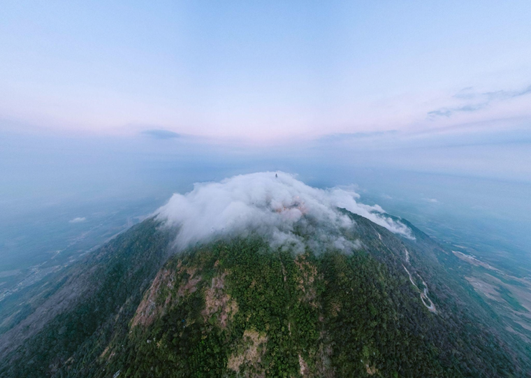Ngắm núi mây đẹp siêu thực tại “nóc nhà Nam bộ” ảnh 3