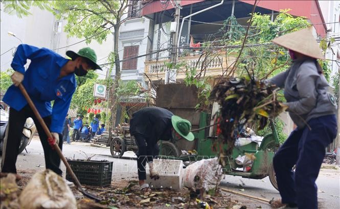 Giám sát hoạt động xử lý môi trường, phòng, chống dịch bệnh sau mưa lũ ảnh 1