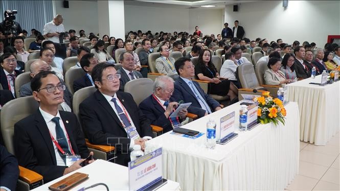 700 đại biểu trong nước, quốc tế chia sẻ kinh nghiệm về chăm sóc bệnh lý nội khoa ảnh 2