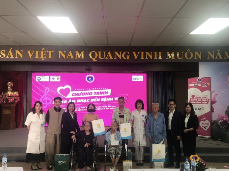 Chương trình "Mang âm nhạc đến bệnh viện" lan toả yêu thương đến bệnh viện Thanh Nhàn ảnh 2