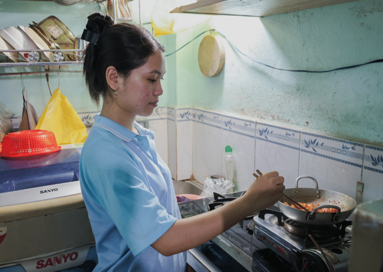 Đứng lên từ "bão" Covid, viết tiếp ước mơ… ảnh 1