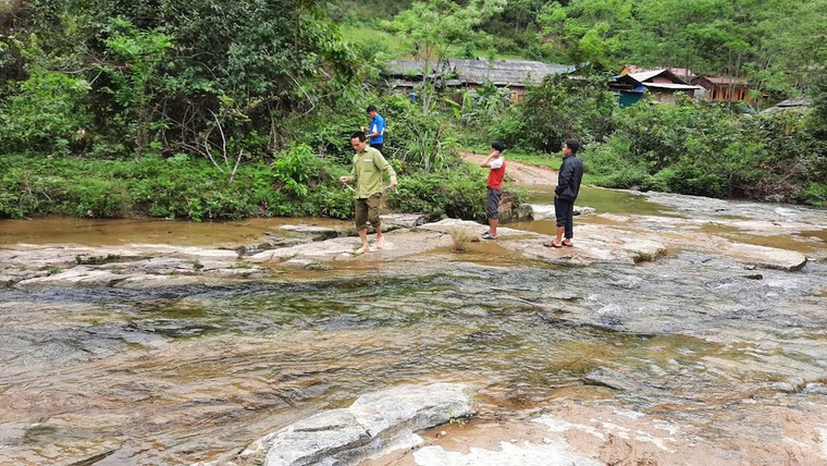 Thăm lại cây cầu làm đổi đời cho bản làng nghèo bên suối Tình yêu ảnh 1