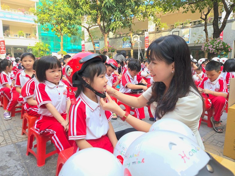 Trường Tiểu học Dịch Vọng A: Ngôi trường hạnh phúc, tràn ngập tình yêu thương ảnh 5