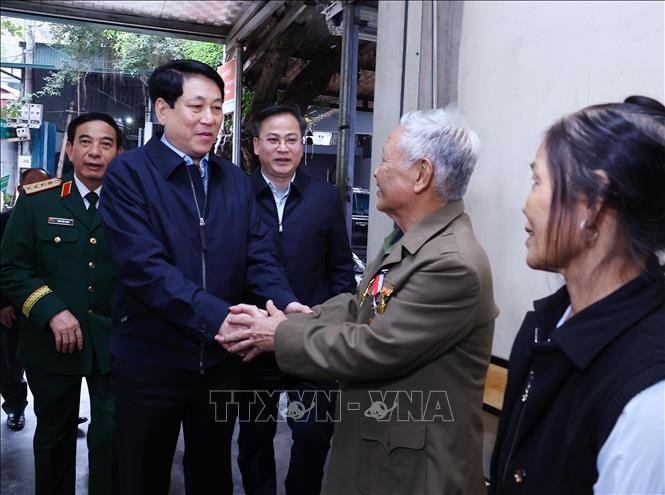 Chủ tịch nước Lương Cường thăm, chúc Tết tại huyện Sìn Hồ, tỉnh Lai Châu ảnh 2