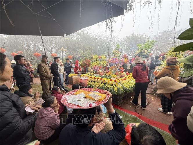 Khám phá những nét văn hóa đặc sắc lễ hội đầu Xuân ảnh 2