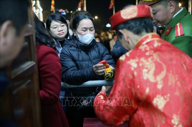 Lễ phát lương Đức Thánh Trần tại Đền Trần Thương (Hà Nam) ảnh 2