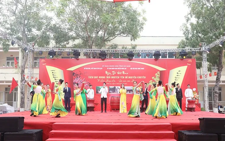 Ngày thơ Việt Nam trên quê hương Tam Nguyên Yên Đổ Nguyễn Khuyến ảnh 3