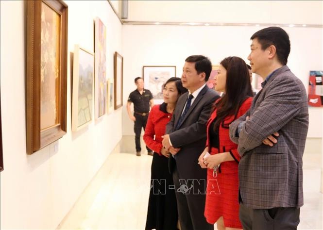 Triển lãm mỹ thuật của họa sĩ 12 tỉnh, thành phố ảnh 1