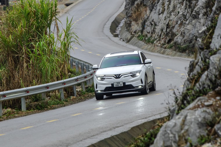 FGF thay đổi nhận diện thương hiệu, áp dụng mức giá thuê xe siêu ưu đãi ảnh 1