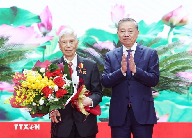 Phát triển kinh tế, nâng cao chất lượng cuộc sống nhân dân là nhiệm vụ hàng đầu ảnh 2