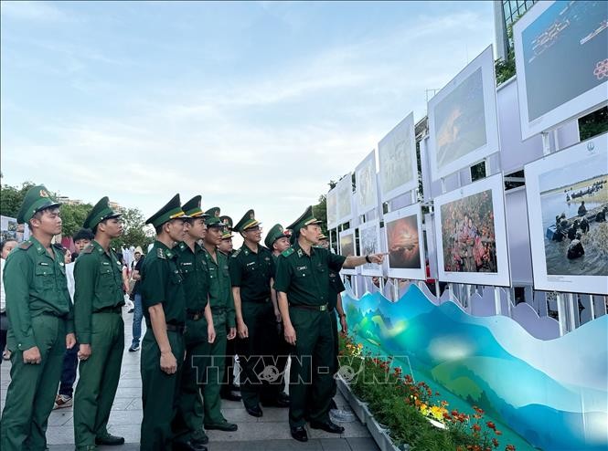 Khai mạc triển lãm ảnh về Đại thắng mùa Xuân 1975 ảnh 3