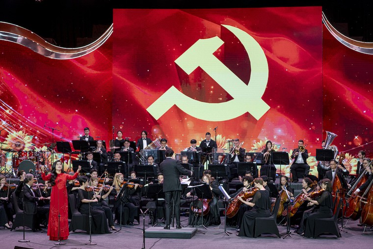 Chương trình nghệ thuật “Đảng trong mùa xuân đại thắng”: Sống dậy những cảm xúc thiêng liêng ảnh 3