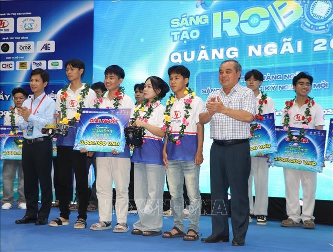 Trao giải Cuộc thi Sáng tạo Robot Quảng Ngãi lần thứ III ảnh 1