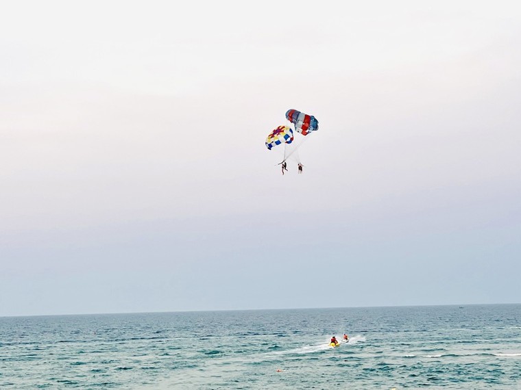 Du khách đến miền Trung tăng cao trong dịp lễ 30/4 - 1/5 ảnh 3