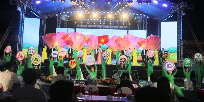 Khai mạc Hội diễn nghệ thuật quần chúng "Ca khúc cách mạng" toàn quốc năm 2025 ảnh 1