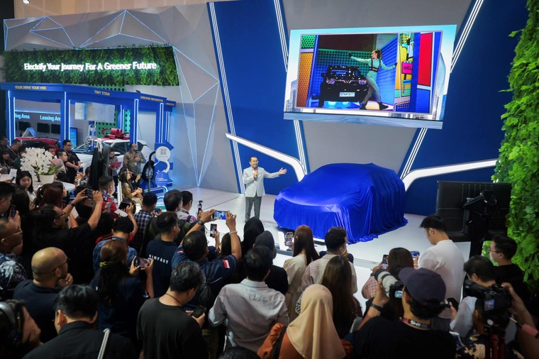 Vinfast lập kỷ lục tại Iims Surabaya 2025 với 4 giải thưởng, VF 3 được xướng tên “Xe điện đô thị tốt nhất” ảnh 1