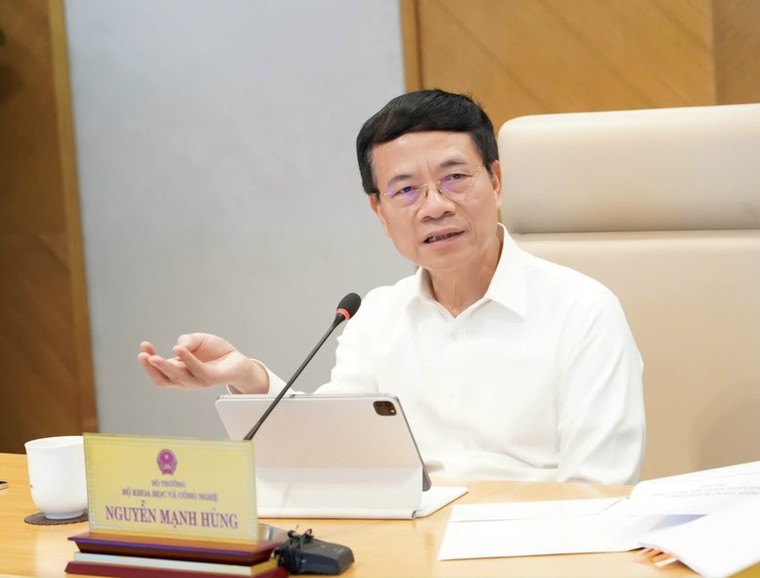 Bộ trưởng Nguyễn Mạnh Hùng: Dùng công nghệ để "đỡ việc" cho cán bộ, công chức cấp xã ảnh 1