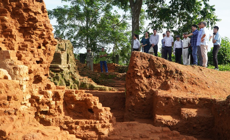 Sớm có giải pháp bảo tồn di tích tháp đôi Liễu Cốc ảnh 1