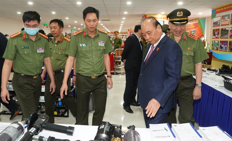 Thủ tướng dự và phát biểu chỉ đạo Hội nghị Công an toàn quốc ảnh 5