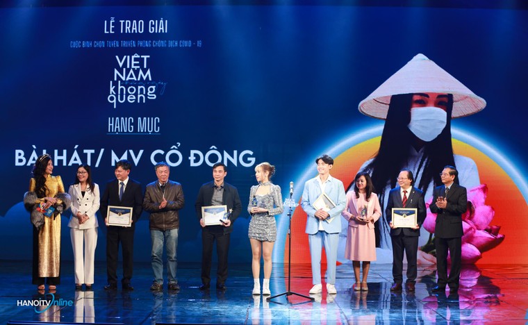 Ấn tượng đêm Gala trao giải cuộc bình chọn 'Việt Nam - những ngày không quên' ảnh 8