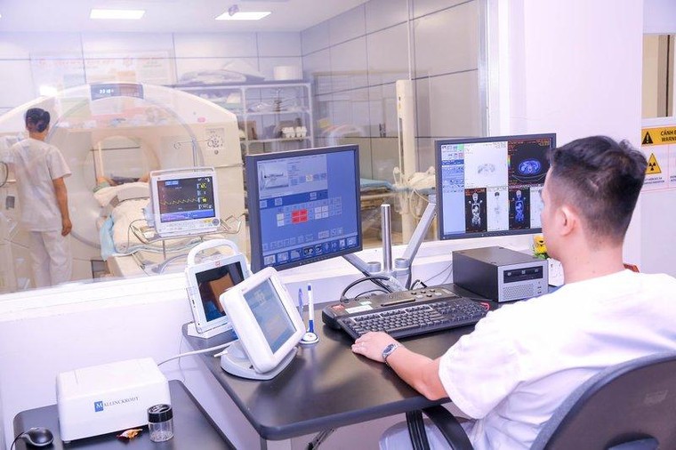 Chuyển đổi số y tế - bước ngoặt cho bệnh viện “xóa sổ” giấy tờ ảnh 2