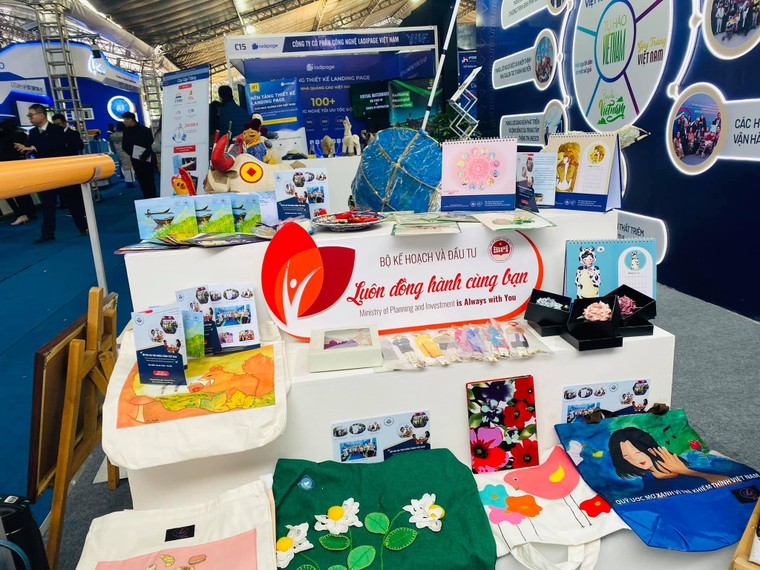 Hơn 14.000 lượt khách tham quan Triển lãm quốc tế Đổi mới sáng tạo 2021 ảnh 4