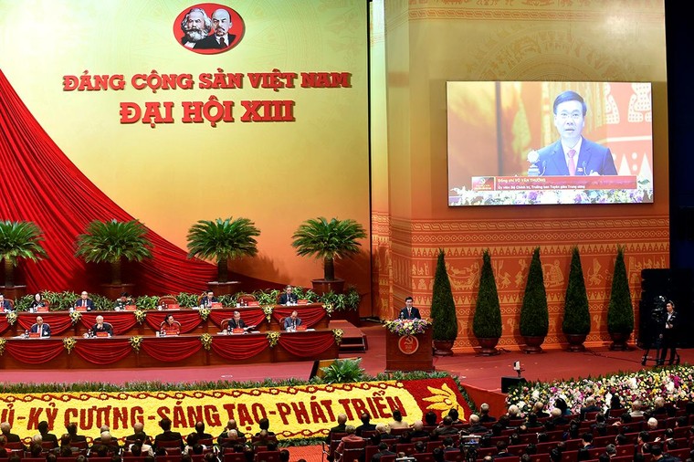 200 Ủy viên Trung ương khóa XIII ra mắt ảnh 6