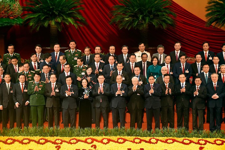 200 Ủy viên Trung ương khóa XIII ra mắt ảnh 3