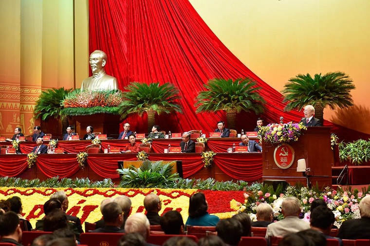 200 Ủy viên Trung ương khóa XIII ra mắt ảnh 9