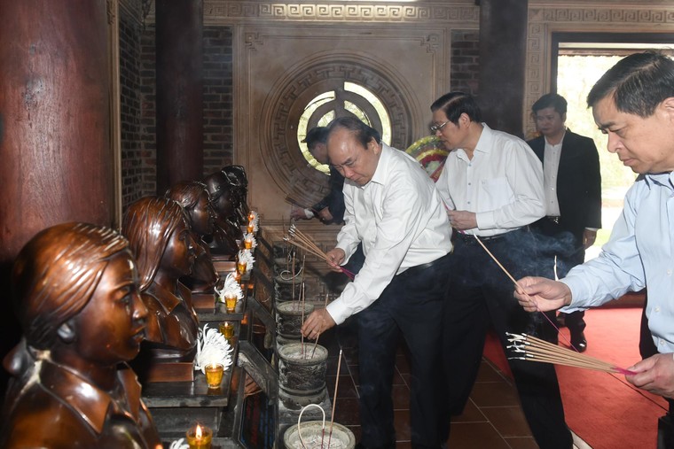 Thủ tướng dự Lễ hưởng ứng chương trình trồng 1 tỷ cây xanh tại Nghệ An ảnh 2