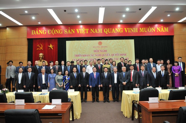 'Phát huy sức mạnh tập thể, xứng đáng với truyền thống 70 năm không ngừng vươn xa' ảnh 5