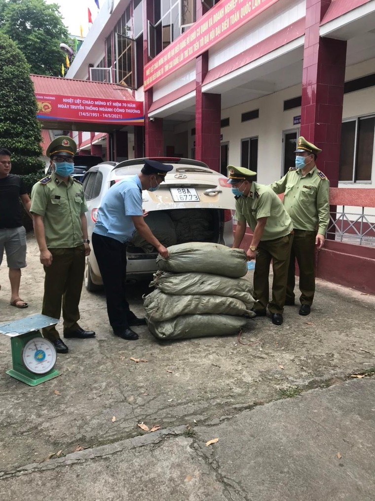 Cao Bằng: Thu giữ 579kg nguyên liệu thuốc lá không rõ nguồn gốc xuất xứ ảnh 2