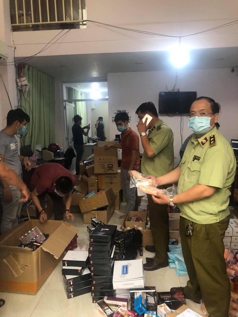 QLTT TP Hồ Chí Minh thu giữ trên 33.000 dụng cụ hỗ trợ tình dục không rõ nguồn gốc xuất xứ ảnh 2