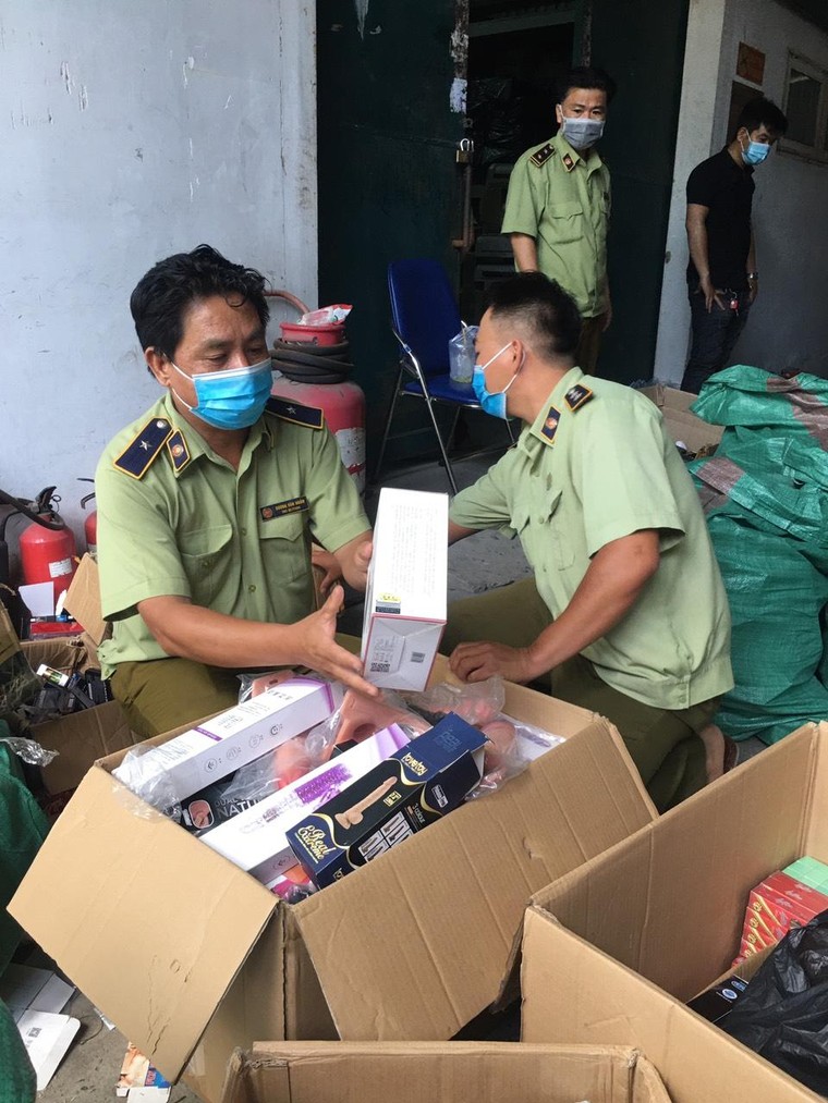 QLTT TP Hồ Chí Minh thu giữ trên 33.000 dụng cụ hỗ trợ tình dục không rõ nguồn gốc xuất xứ ảnh 1