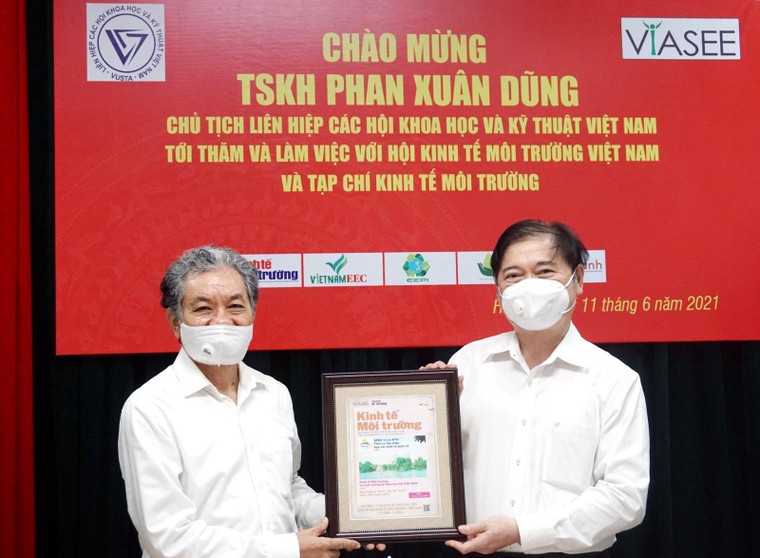 TSKH Phan Xuân Dũng, Chủ tịch VUSTA thăm, làm việc với VIASEE và TC Kinh tế Môi trường ảnh 5