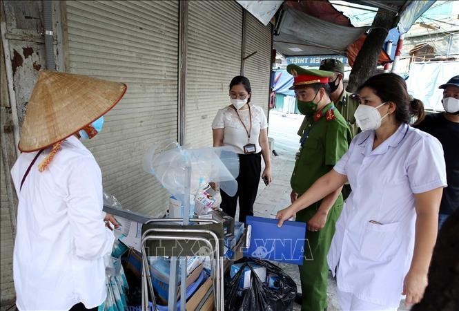 Hà Nội công bố mức xử phạt 16 hành vi vi phạm phòng, chống dịch COVID-19 ảnh 1