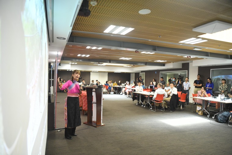 Sức mạnh của báo chí trong việc tạo ra 'bức tranh’ xã hội tích cực có trẻ em gái dân tộc thiểu số ảnh 4