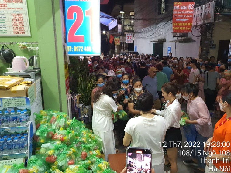 Hành trình mang yêu thương đến bệnh nhân nghèo ảnh 3