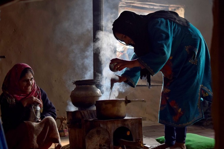 Phụ nữ Ấn Độ: Cầm bằng đại học trong tay vẫn thất nghiệp ảnh 2