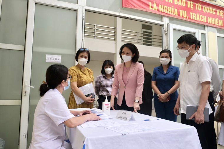 Phó Chủ tịch UBND thành phố Hà Nội kiểm tra công tác phòng, chống dịch COVID-19 tại quận Nam Từ Liêm ảnh 2