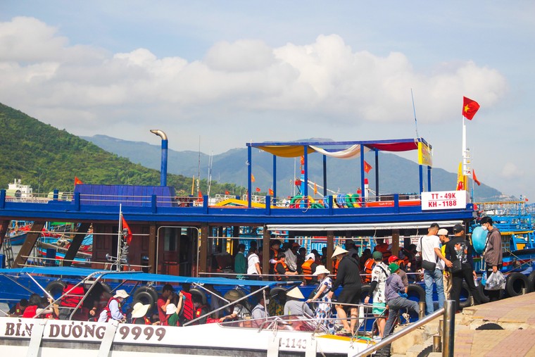 Khánh Hoà: Tiếp đà bứt phá mùa du lịch hè ảnh 2